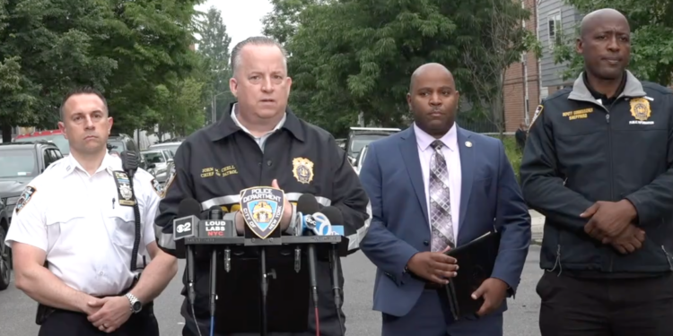 NYPD Officers Fatally Shoot Knife-Wielding Man in Brooklyn