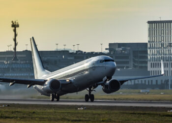 U.S. Prosecutors Urge Criminal Charges Against Boeing for Settlement Violations