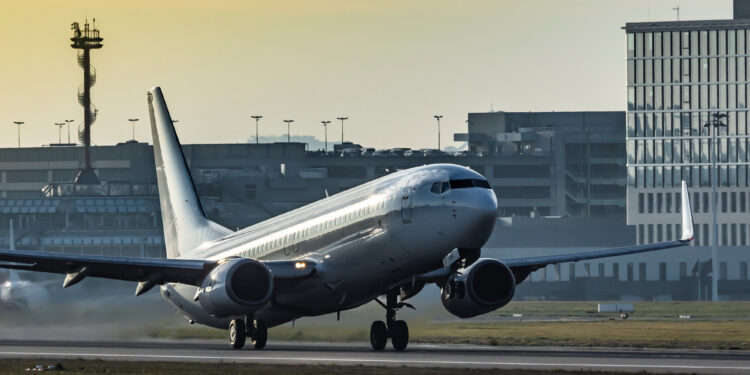 U.S. Prosecutors Urge Criminal Charges Against Boeing for Settlement Violations