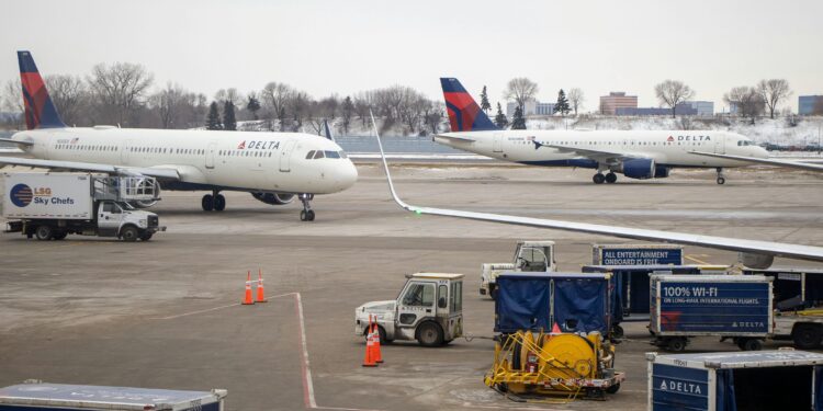 Delta Faces Federal Investigation Amid Massive Flight Cancellations