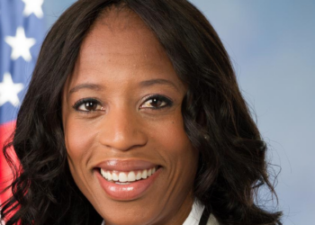 Former Utah Rep. Mia Love, First Black Republican Congresswoman, Dies After Cancer Battle
