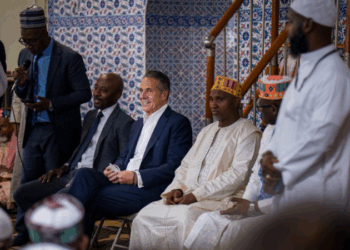 Cuomo Visits Bronx Mosque in Mayoral Campaign Stop
