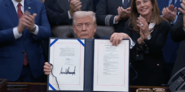 43-Day Shutdown Ends as Trump Approves Funding Legislation